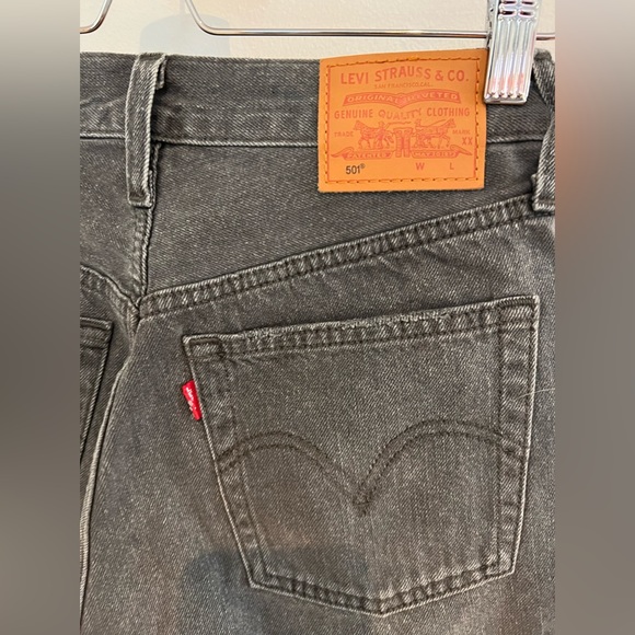 Levi’s size 25 high rise 501 jean shorts - Picture 6 of 6